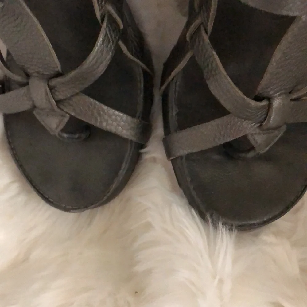Mia Leather Pweter Color Heels Size 8
